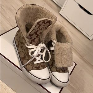 💖💕Coach Sherpa Sneakers 💕💗